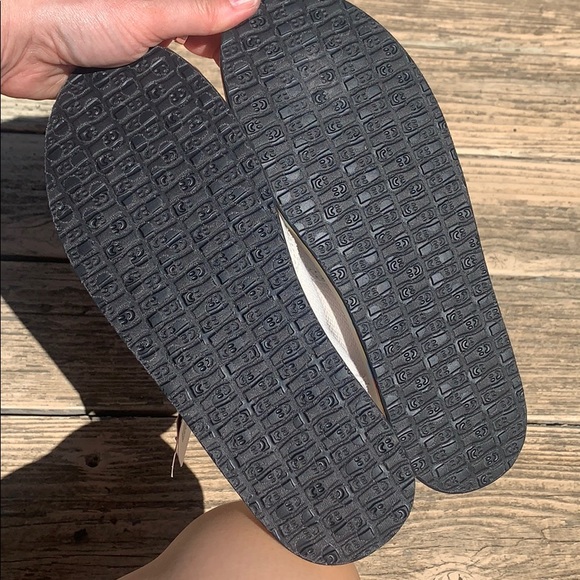 Sanuk X Grateful Dead Donna Hemp rare NWT - Picture 5 of 5